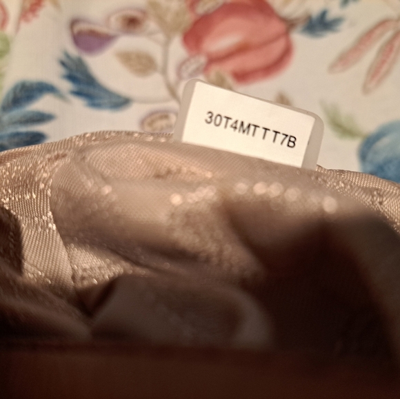 Michael Kors Purse - Picture 14 of 14